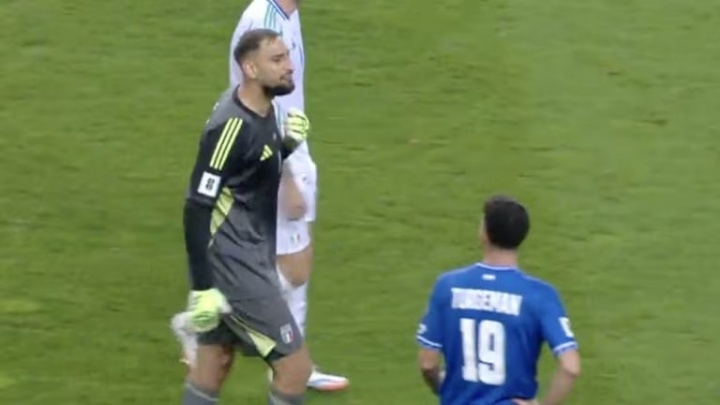 BOB半岛体育-以色列队长嘲讽意大利：好像他们在踢世界最强球队，替补席快疯了